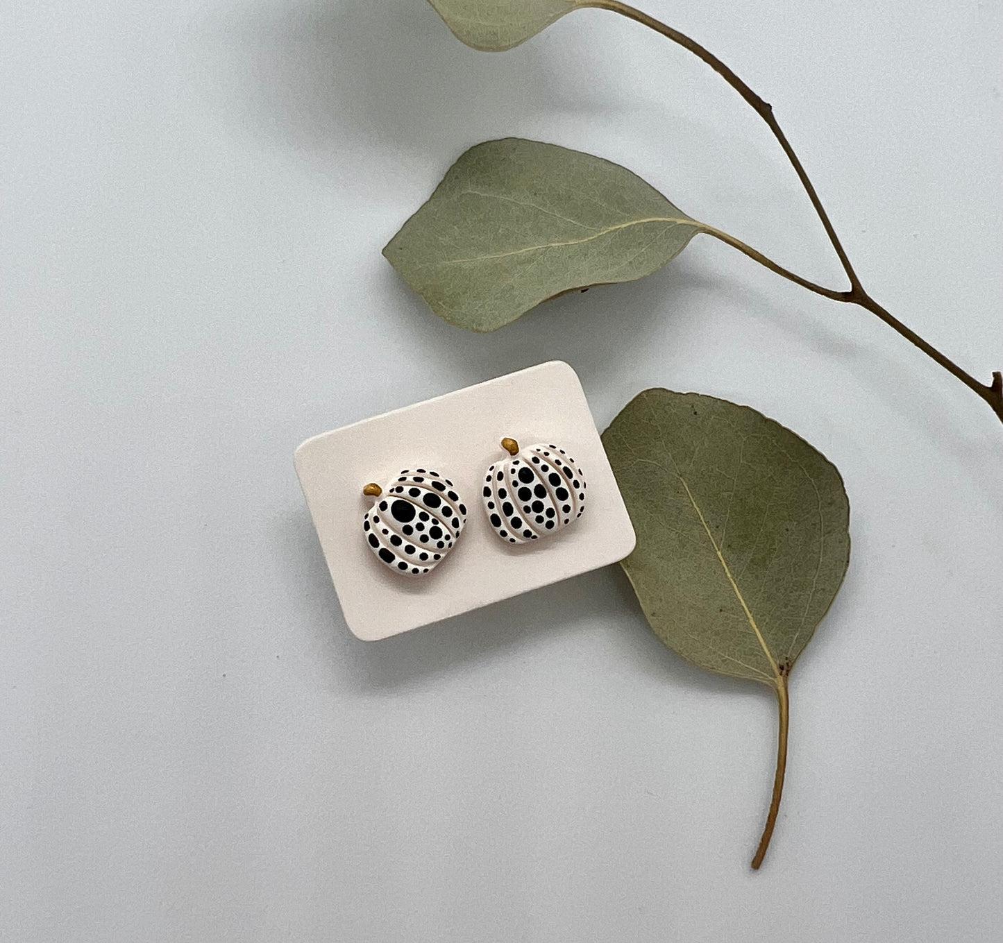 Pumpkin Studs